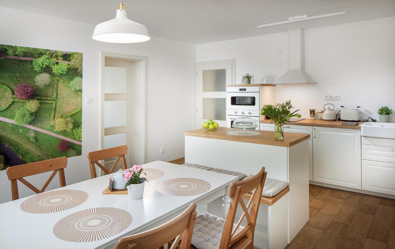 Apartmany Myslivna Остров Экстерьер фото