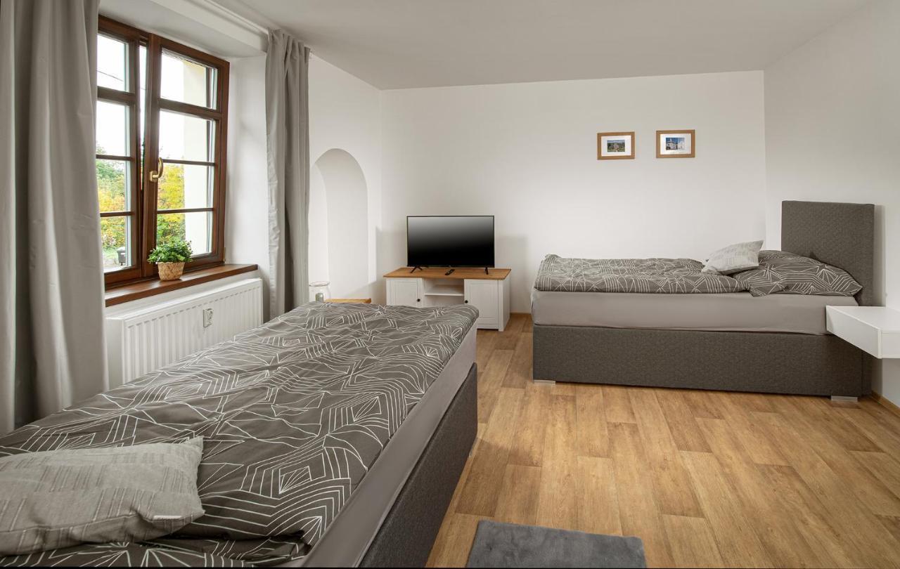 Apartmany Myslivna Остров Экстерьер фото